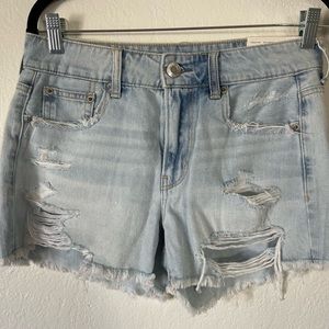 American eagle tomgirl midi distressed short size 4 NWT